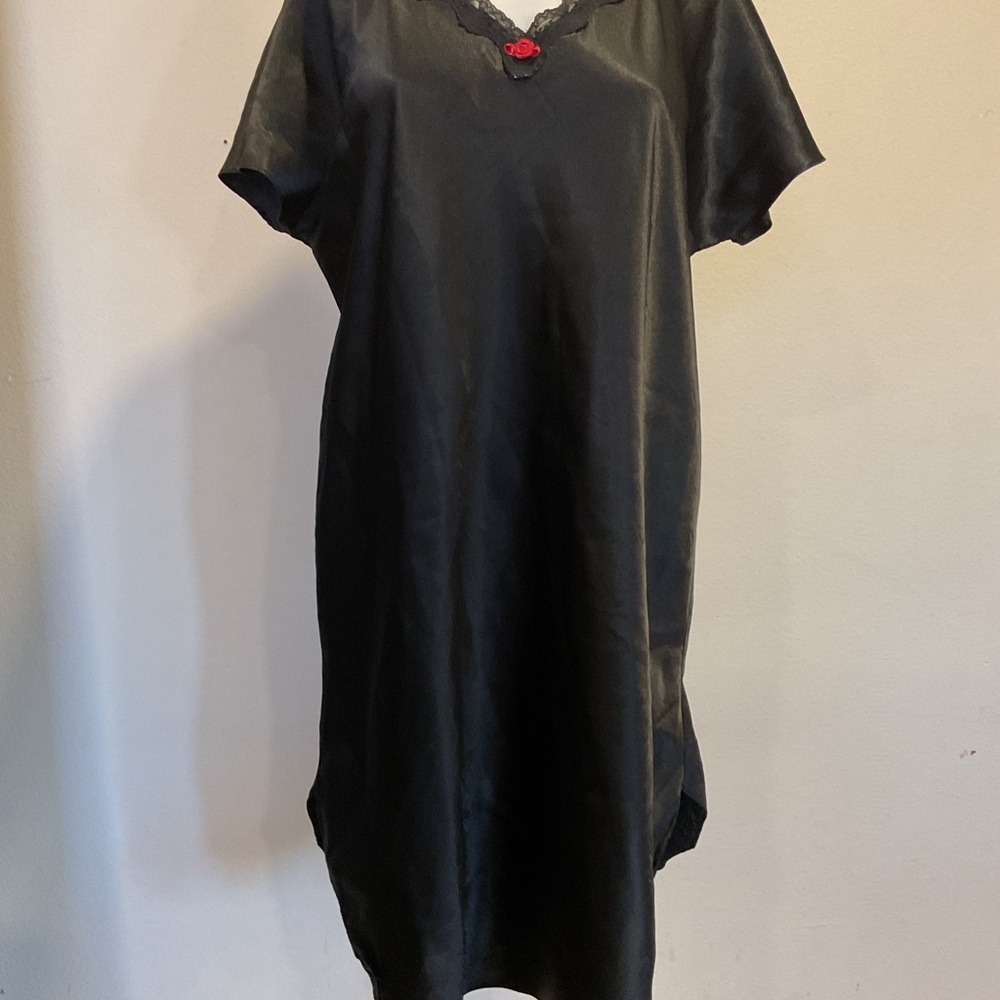 Black Midi Dress with Raglan Short Sleeves and V-neck